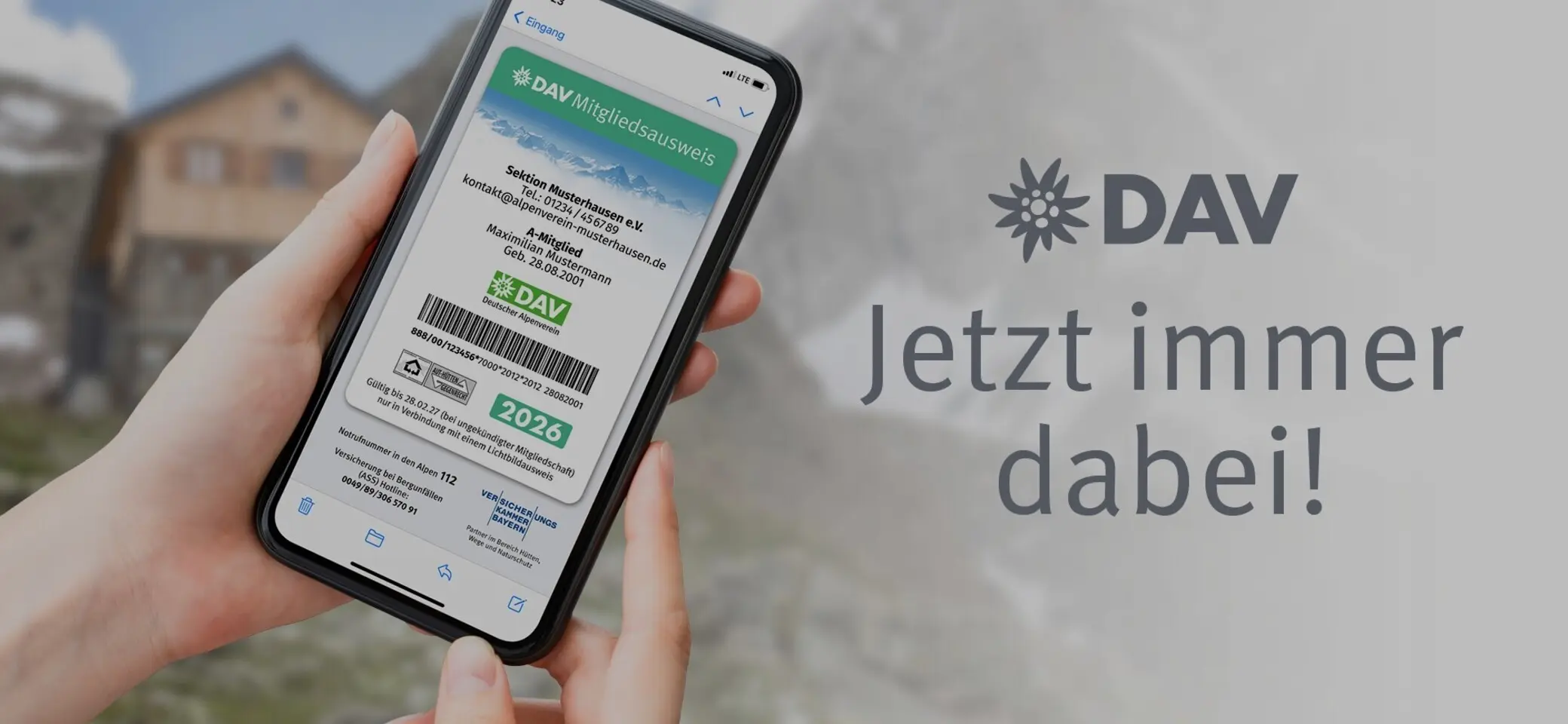 Ein Smartphone mit dem digitalen Mitgliedsausweis im Display | © DAV