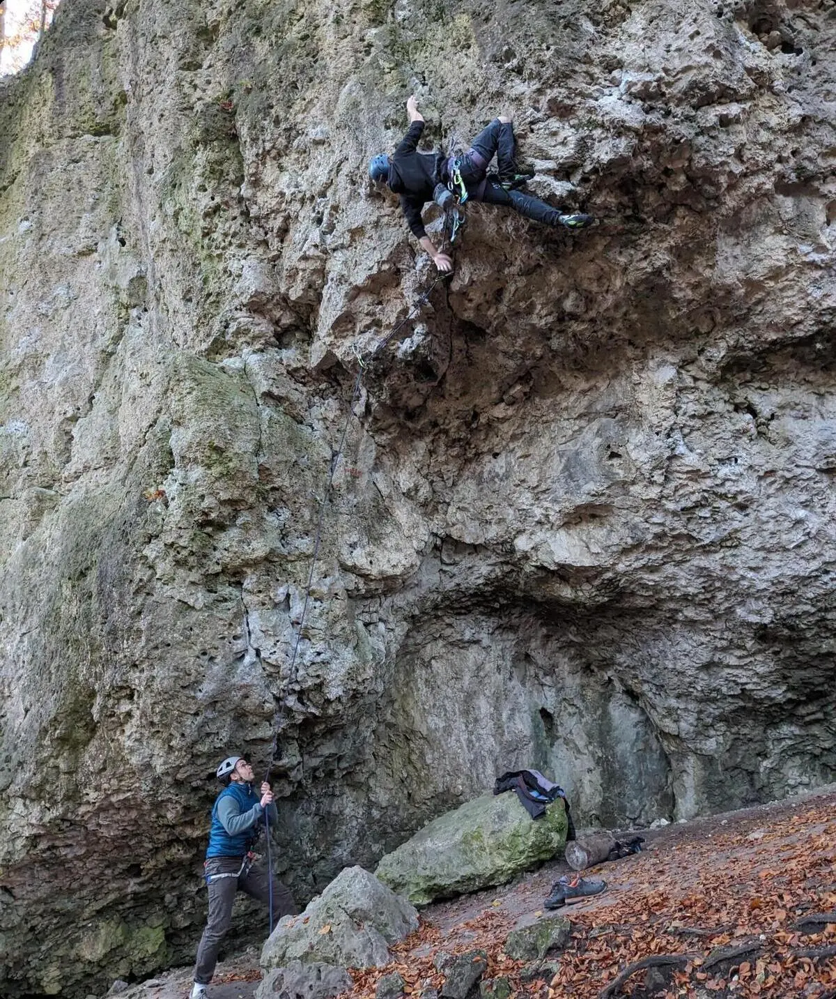 Zwei kletternde Menschen am Fels | © DAV AlpinClub Kassel
